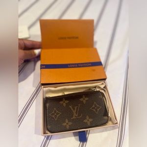 AUTHENTIC LOUIS VUITTON CARD/KEY HOLDER